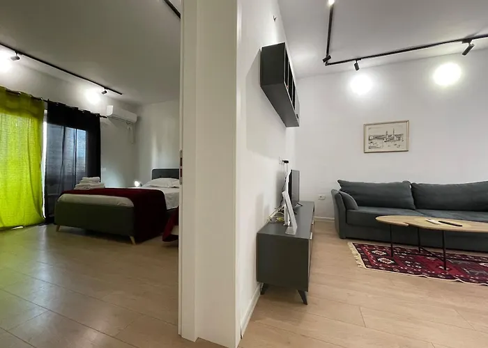Museum Center One Bedroom App - Enjoy Travel * Tirana
