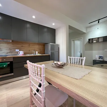 Apartment Museum Center One Bedroom App - Enjoy Travel
