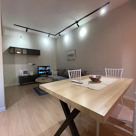 Museum Center One Bedroom App - Enjoy Travel Tirana